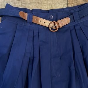 Karen Scott skirt with belt and pockets